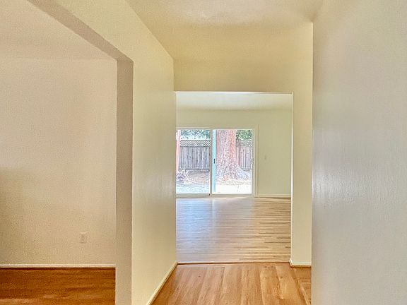 2nd image of 2318 Hooker Oak Ct