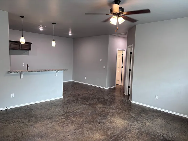 7520 Redbud Villa Ct #B — Photo 5