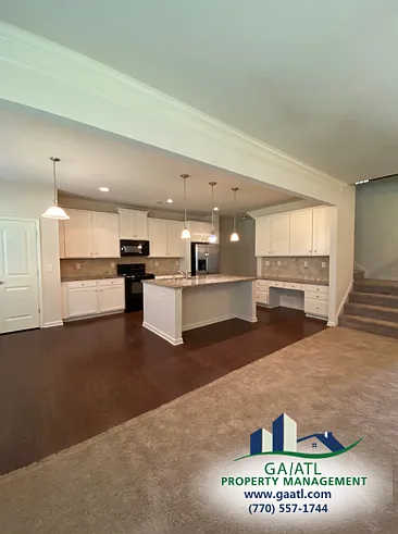 4 bed, 2508 sqft, $2,095 — Photo 2