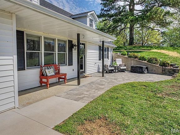 3rd image of 135 Binghampton Dr