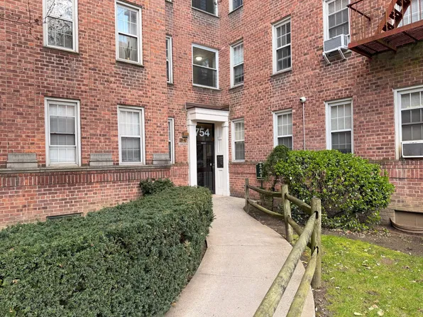 (undisclosed Address), Bronxville, NY 10708