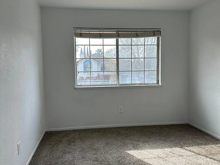 418 Kinsmill Ct — Photo 29
