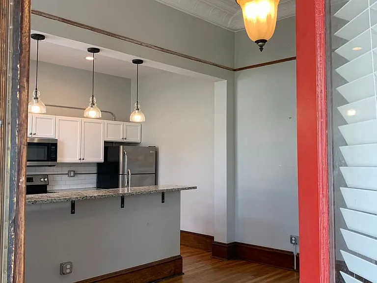 109 Pendleton St — Photo 3
