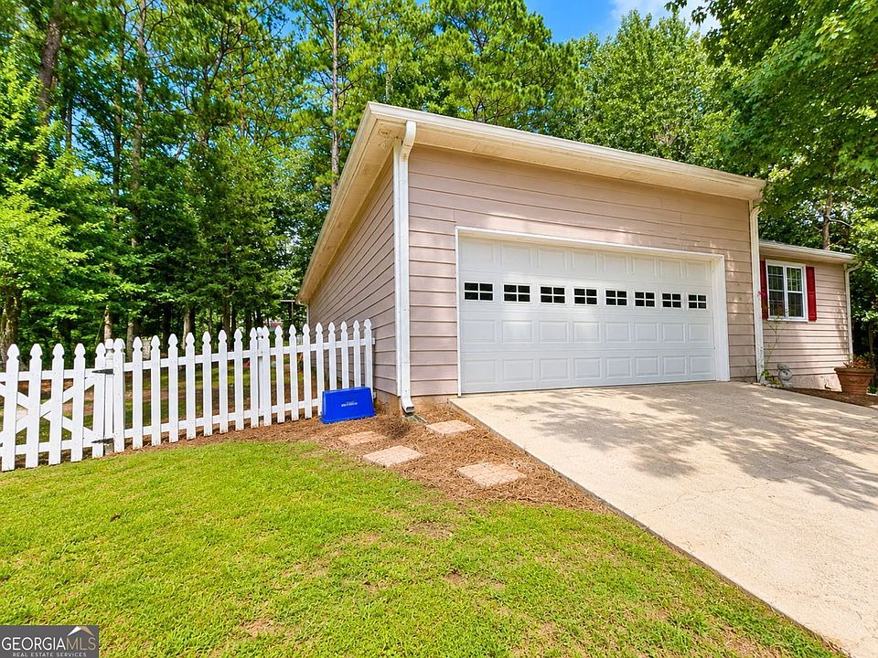 1st image of 2978 Trotters View Way