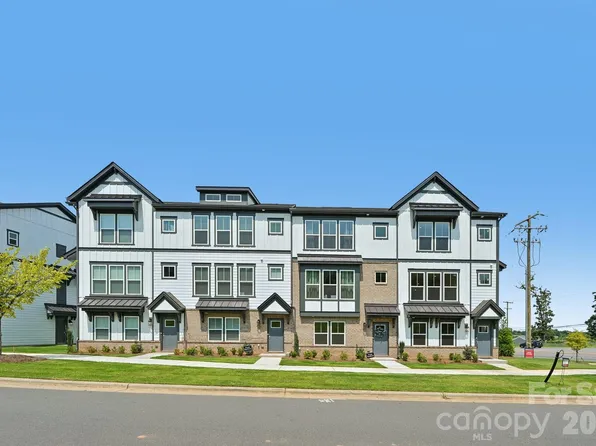 1804 Alexander Village Main Dr, Charlotte, NC 28262