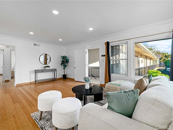2nd image of 1227 E 1st St APT 2F
