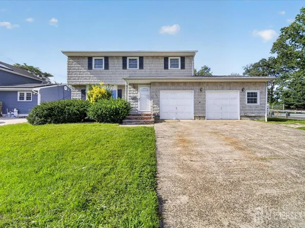 204 Marlin Dr, Fords, NJ 08863