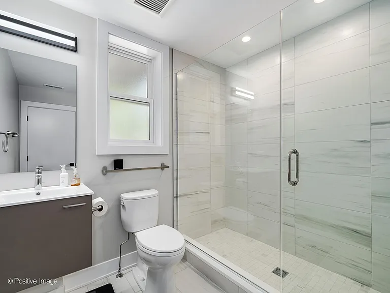 833 N Hoyne Ave #2S — Photo 10