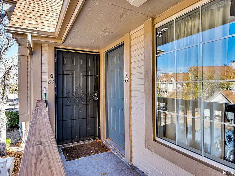 195 S Sable Blvd #U22 — Photo 3