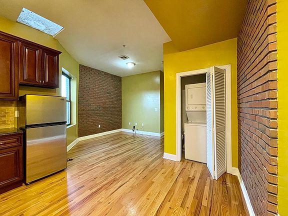 5th image of 79 Crescent Ave #8A