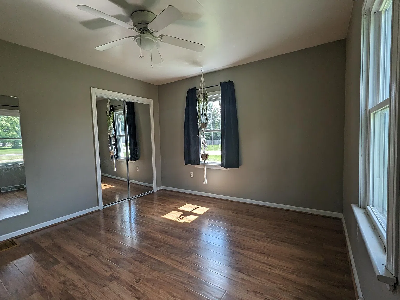 4 bed, 1354 sqft, $1,700 — Photo 4