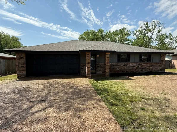 501 Woodland Hills Blvd, Roland, OK 74954