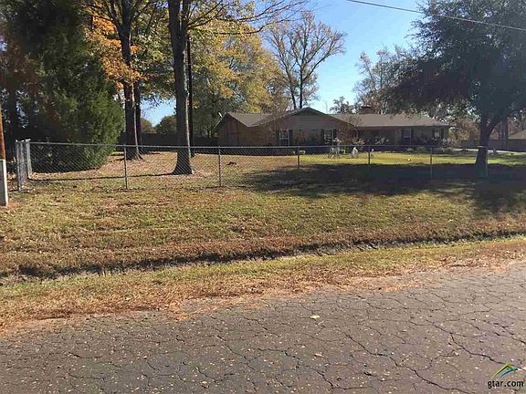 4th image of 17165 Forest Ln