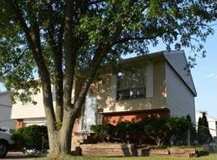 595 Belmont Dr, Romeoville, IL 60446