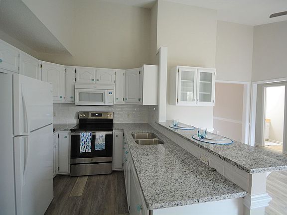 3rd image of 501 Veterans Dr