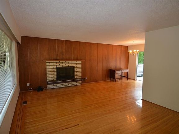 4th image of 929 Prospect Ave