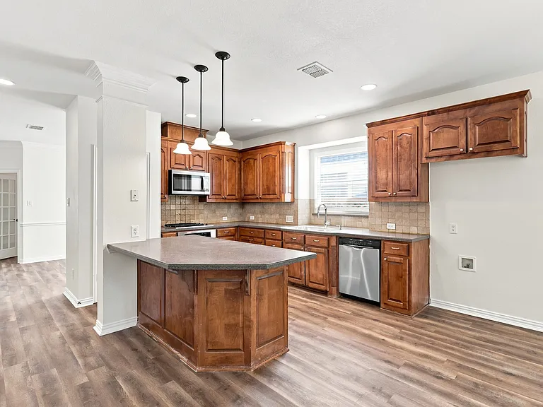 3403 Oakleigh Ln — Photo 12