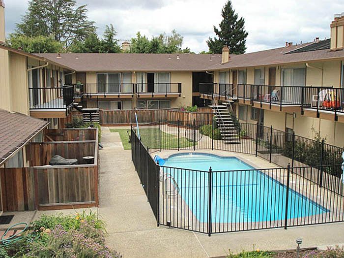 1st image of 201 Cuesta Dr APT 3