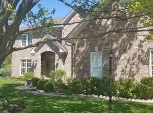 101 Meadows Ct, Oswego, IL 60543