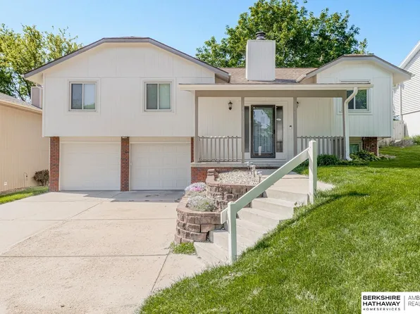 16511 Arbor St, Omaha, NE 68130