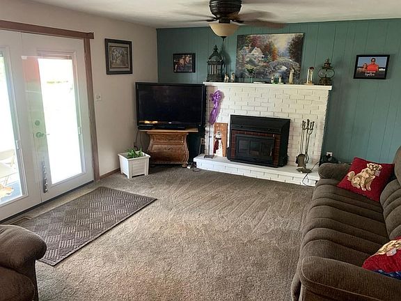 2nd image of 1587 Pear Pl