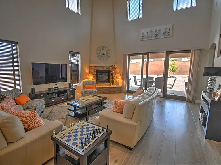2815 Abeto Ln SE — Photo 3