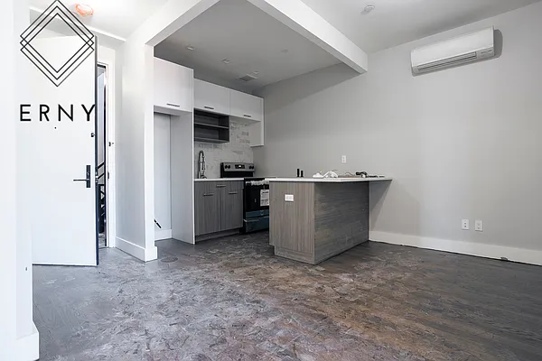 Rented by ERNY LLC | media 3