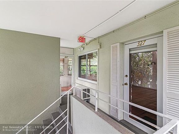 3rd image of 1000 SE 4th St APT 327