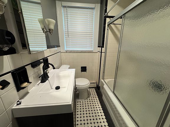 4th image of 144 Dante St #1