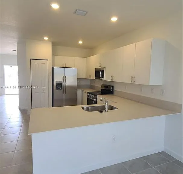 2750 SE 24th Ter #2750 — Photo 2
