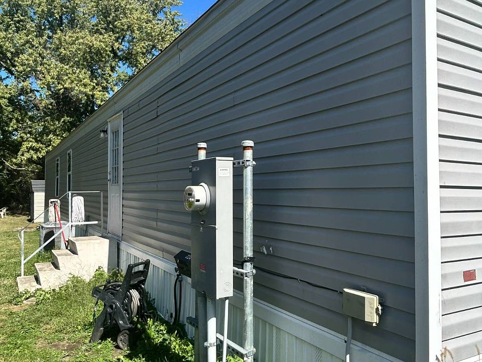 1st image of 224 W Locust St