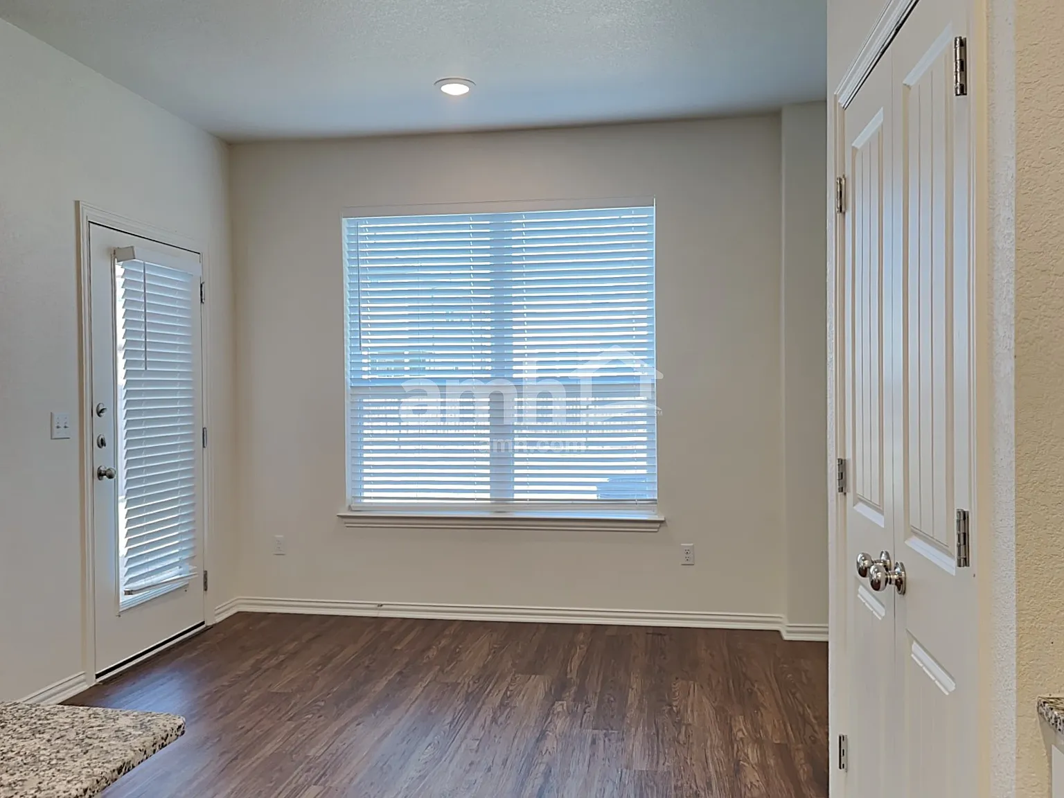 3 bed, 2.5 bath, 1532 sqft, $1,820 — Photo 4