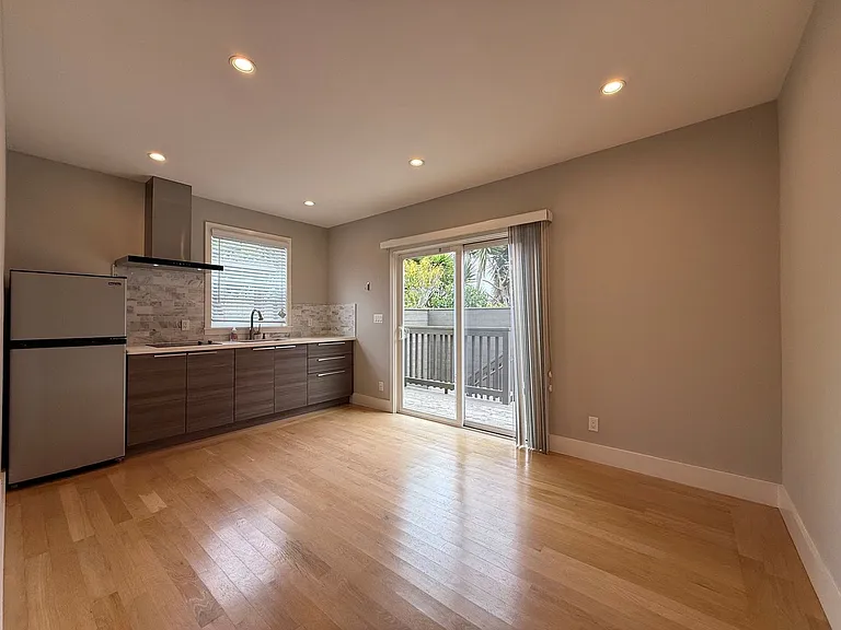 427 Huron Ave #2 — Photo 3