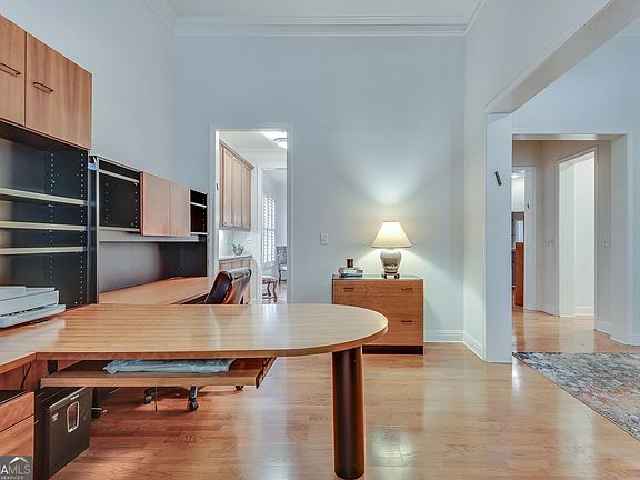 5th image of 1558 Reserve Cir