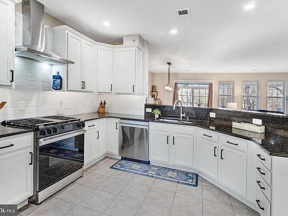4th image of 13804 Greendale Dr