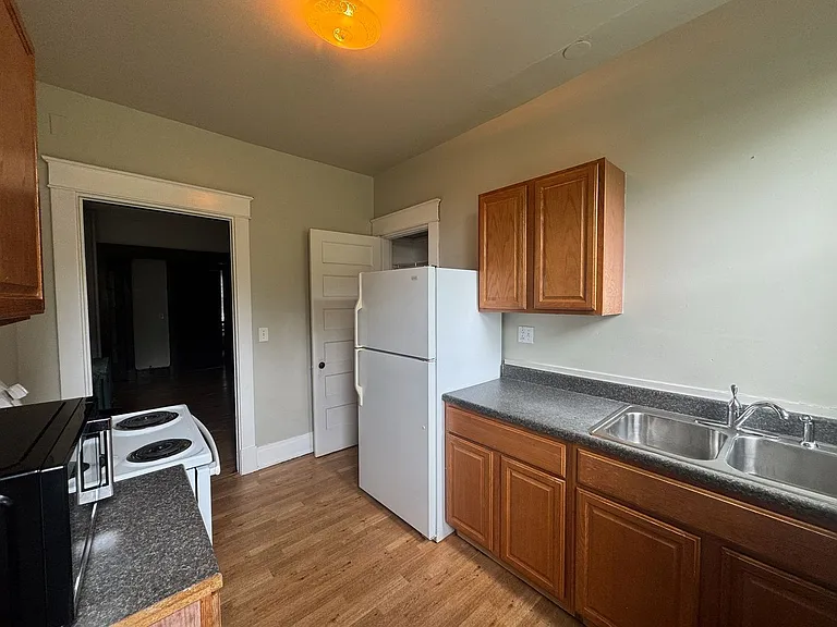 265 W McMillan — Photo 18
