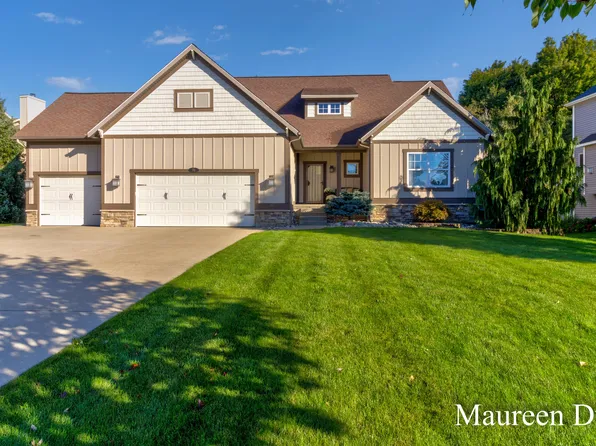 76 Meadows Dr, Muskegon, MI 49444