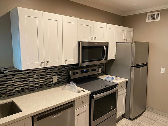 4th image of 2101 10th St Unit E