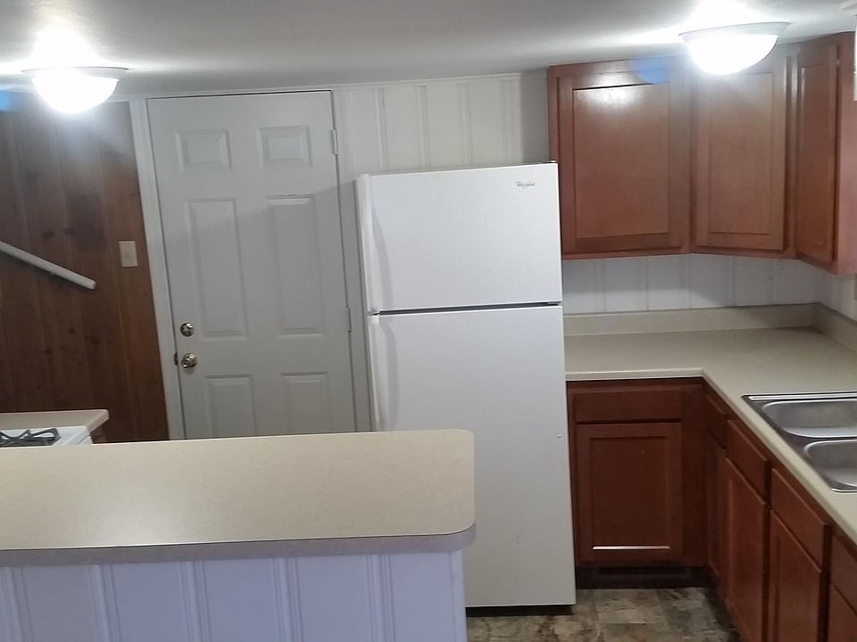 2nd image of 313 E 21st St