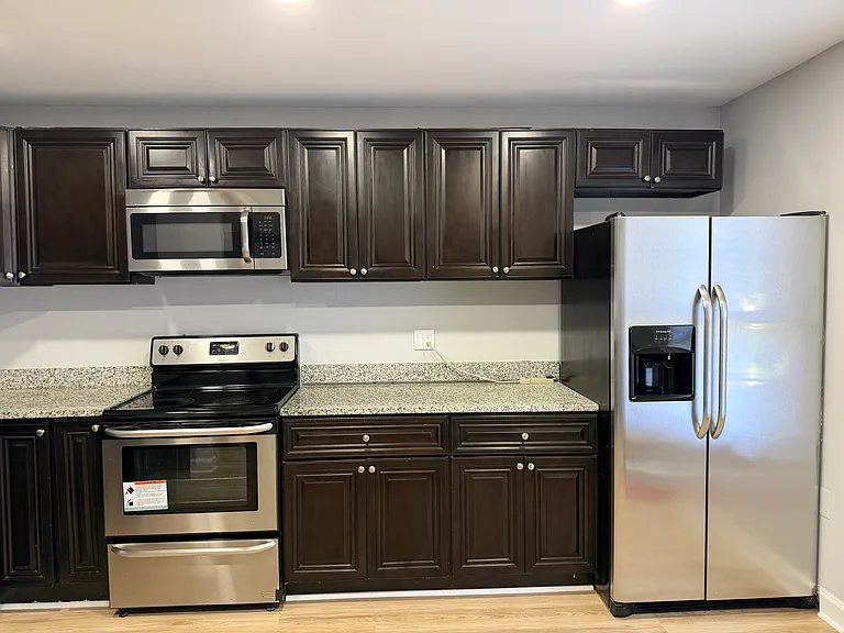 601 Colonial Ave — Photo 15