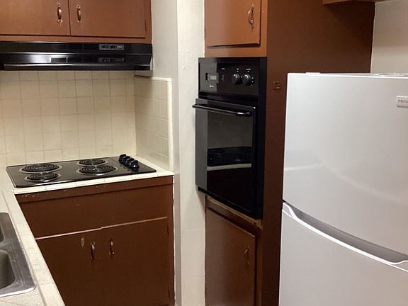 5th image of 1728 Richmond St #11466099