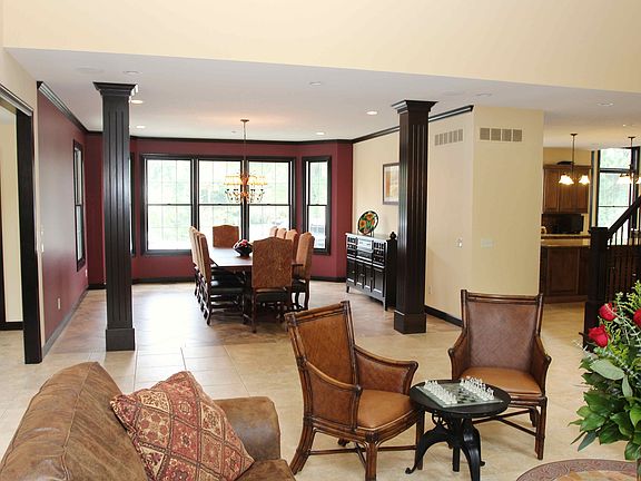 Living Room w/Dining Room 