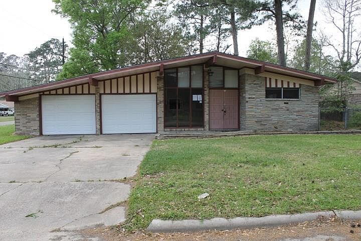 1st image of 590 Teri Dr