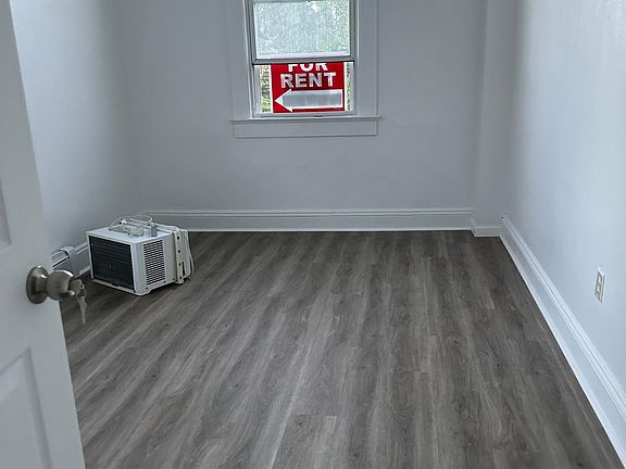 3rd image of 21403 35th Floor 2