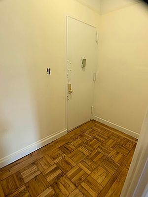2nd image of 701 W 176th St APT 4E