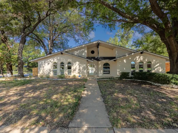 1901 Knoxville Dr, Bedford, TX 76022