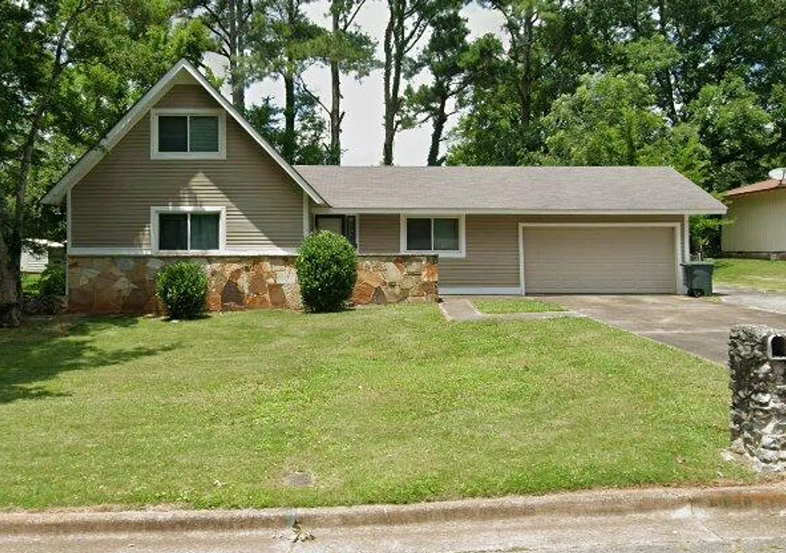 Charming 3-Bedroom Home In Huntsville - Coming Soon! — Photo 1