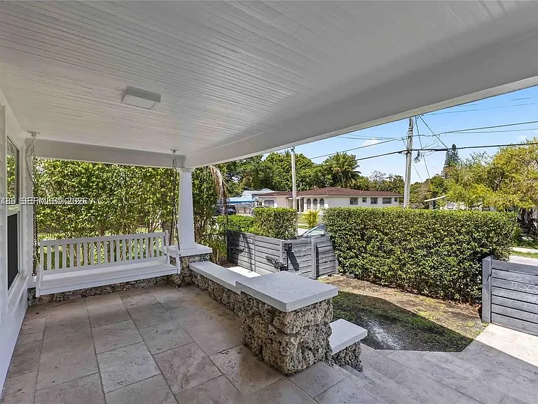 2434 SW 15th St — Photo 3