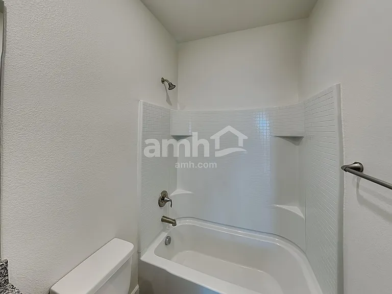 8152 Inhibition Ct — Photo 14