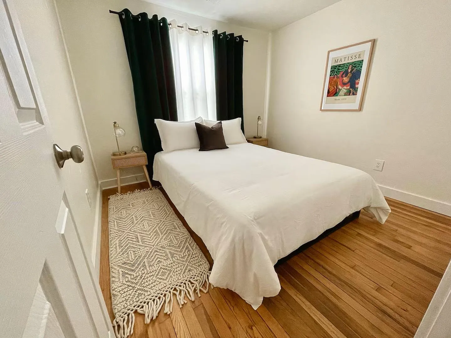 4 bed, 2.0 bath, 2300 sqft, $1,066 — Photo 1